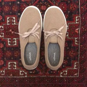 Allbirds tan tree skippers